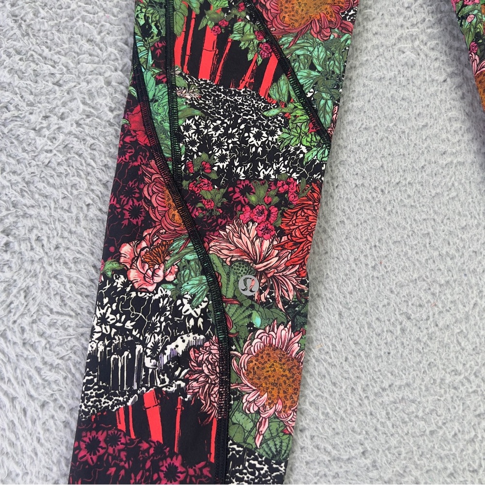 Lululemon Time To Sweat Crop Leggings Womens 4 Multicolor Floral Athletic - Picture 8 of 8